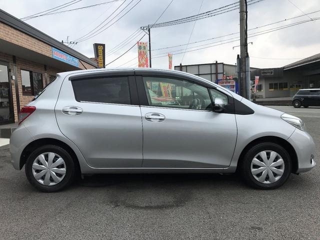 TOYOTA VITZ 2012